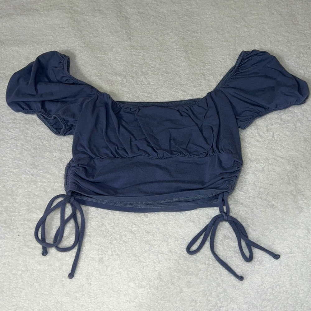 Off the shoulder short sleeve crop top